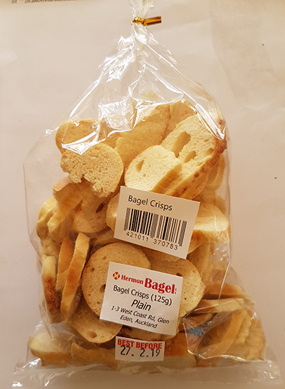 Hermon Bagels brand Plain Bagel Crisps (125g) in clear plastic bag