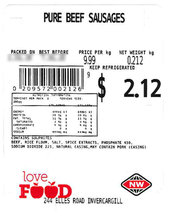 Label sticker of New World brand Pure Beef Sausages (various weights).